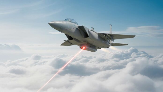 Im Rahmen einer Weltpremiere wird Elbit Systems auf der ILA 2026 erstmals Hochleistungslasersysteme (HPL) für luftgestützte Plattformen und Anwendungen zur Bekämpfung unbemannter Luftfahrzeuge (C-UAS) vorstellen.