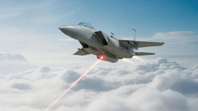 Im Rahmen einer Weltpremiere wird Elbit Systems auf der ILA 2026 erstmals Hochleistungslasersysteme (HPL) für luftgestützte Plattformen und Anwendungen zur Bekämpfung unbemannter Luftfahrzeuge (C-UAS) vorstellen.