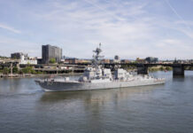 Arleigh Burke-class guided-missile destroyer Zerstörer USS Chafee (DDG 90)