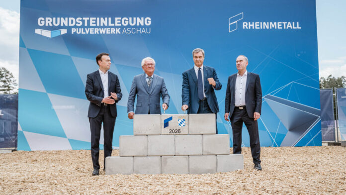 Der Düsseldorfer Rüstungskonzern Rheinmetall hat gestern offiziell den Grundstein für ein neues Pulverwerk in Bayern gelegt.