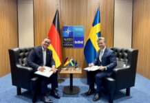 Verteidigungsminister Boris Pistorus hat heute am Rande des NATO-Gipfels in Ankara mit seinem schwedischen Amtskollegen Pal Jonson eine Absichtserklärung über eine vertiefte schwedisch-deutsche Zusammenarbeit im Bereich der Luft- und Raumfahrtfähigkeiten unterzeichnet.