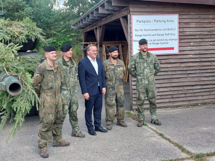 Pistorius Truppenbesuch bei Panzerbataillon 414