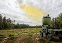 Das U.S. Marine Corps hat das US-Unternehmen Epirus im Rahmen des Vorhabens „High-power microwave Autonomous Vehicle Operational Capability“ (HAVOC) mit der Lieferung eines unbemannten Drohnenabwehrsystems auf Basis einer Mikrowellenwaffe beauftragt.
