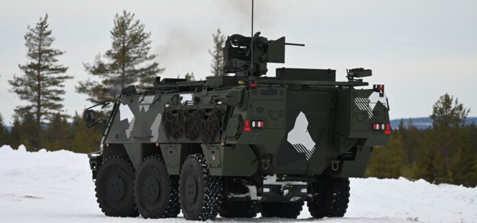 Nachdem Norwegen bereits Ende Mai der Rahmenvereinbarung über das multinationale Common Armoured Vehicle System (CAVS) beigetreten ist, hat das Land nun erste 6x6-Radpanzer beim finnischen Rüstungskonzern Patria bestellt.