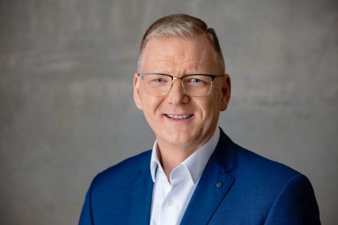 Seit dem 15. August 2026 ist Professor Christoph Igel Mitglied der Institutsleitung des Fraunhofer-Instituts für Kommunikation, Informationsverarbeitung und Ergonomie FKIE.