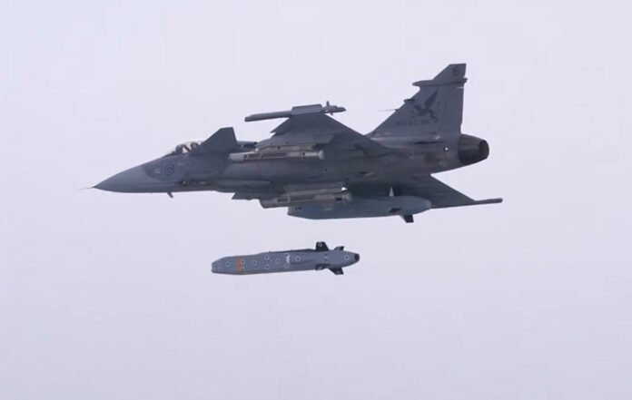 Die schwedischen Streitkräfte haben gestern erstmals die von der Taurus Systems GmbH – einem Joint Venture von MBDA Deutschland und Saab – entwickelte Abstandswaffe TAURUS von einem Kampfflugzeug des Typs Gripen C verschossen.