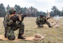 Das G95 basiert auf dem HK416 A8 von Heckler & Koch und ist ein indirekter Gasdrucklader mit Kurzhub-Gaskolbensystem und Drehkopfverschluss im Kaliber 5,56 x 45 mm.