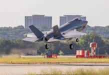 Die erste für die Luftwaffe bestimmte Maschine des Typs F-35A Lightning II, mit der Kennung 35+01, hat ihren Erprobungsflug erfolgreich absolviert.