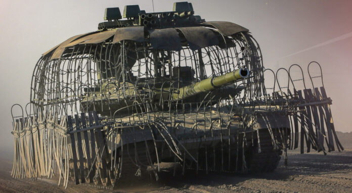 Russischer Kampfpanzer T-90M mit dem Drohnenabwehrkäfig Tsar Tent