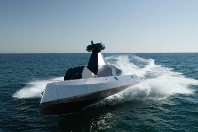 Das deutsche Defence-Tech-Unternehmen STARK hat am Wochenende ein neues zwölf Meter langes Unmanned Surface Vessel (USV) für die moderne Seekriegsführung vorgestellt.