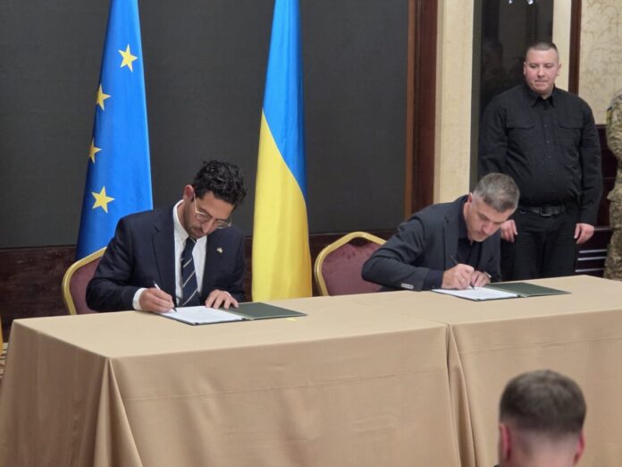Das deutsche Defence-Tech-Unternehmen ARX Robotics hat mit dem ukrainischen Verteidigungsunternehmen Roboneers eine strategische Partnerschaft für unbemannte Landkriegsführung geschlossen.