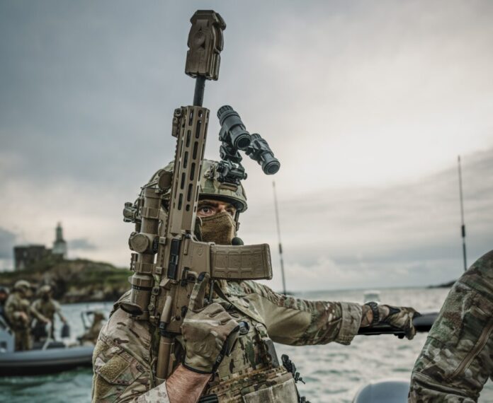 Als Nachfolger für das Vorhaben „Canadian Modular Assault Rifle“ der kanadischen Streitkräfte entwickelt, soll das C25-Sturmgewehr des kanadischen Handwaffenherstellers Colt Canada die vor über 35 Jahren eingeführten C7-Sturmgewehre und C8-Karabiner ablösen.
